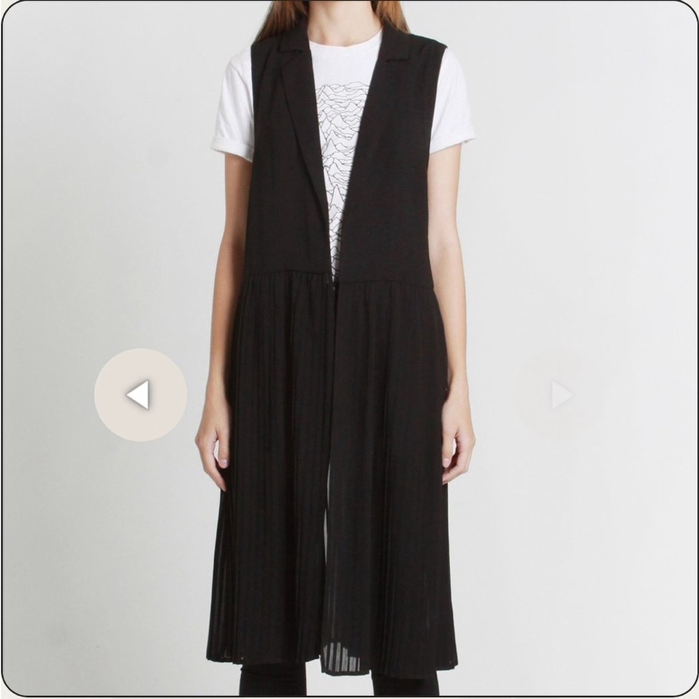 all row pleated Elegant Black Long Vest - Picture 3 of 12